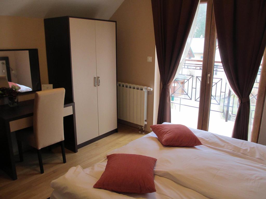 Apartments Manjan كراسنو بوليي الغرفة الصورة
